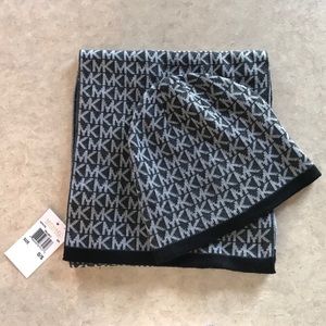 NWT MICHAEL Michael Kors Winter Set